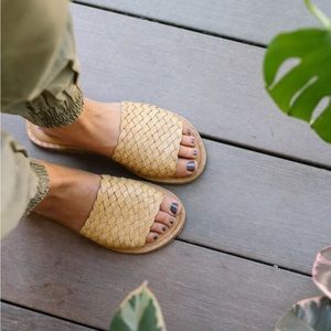 Mohinders - womens 9 slides